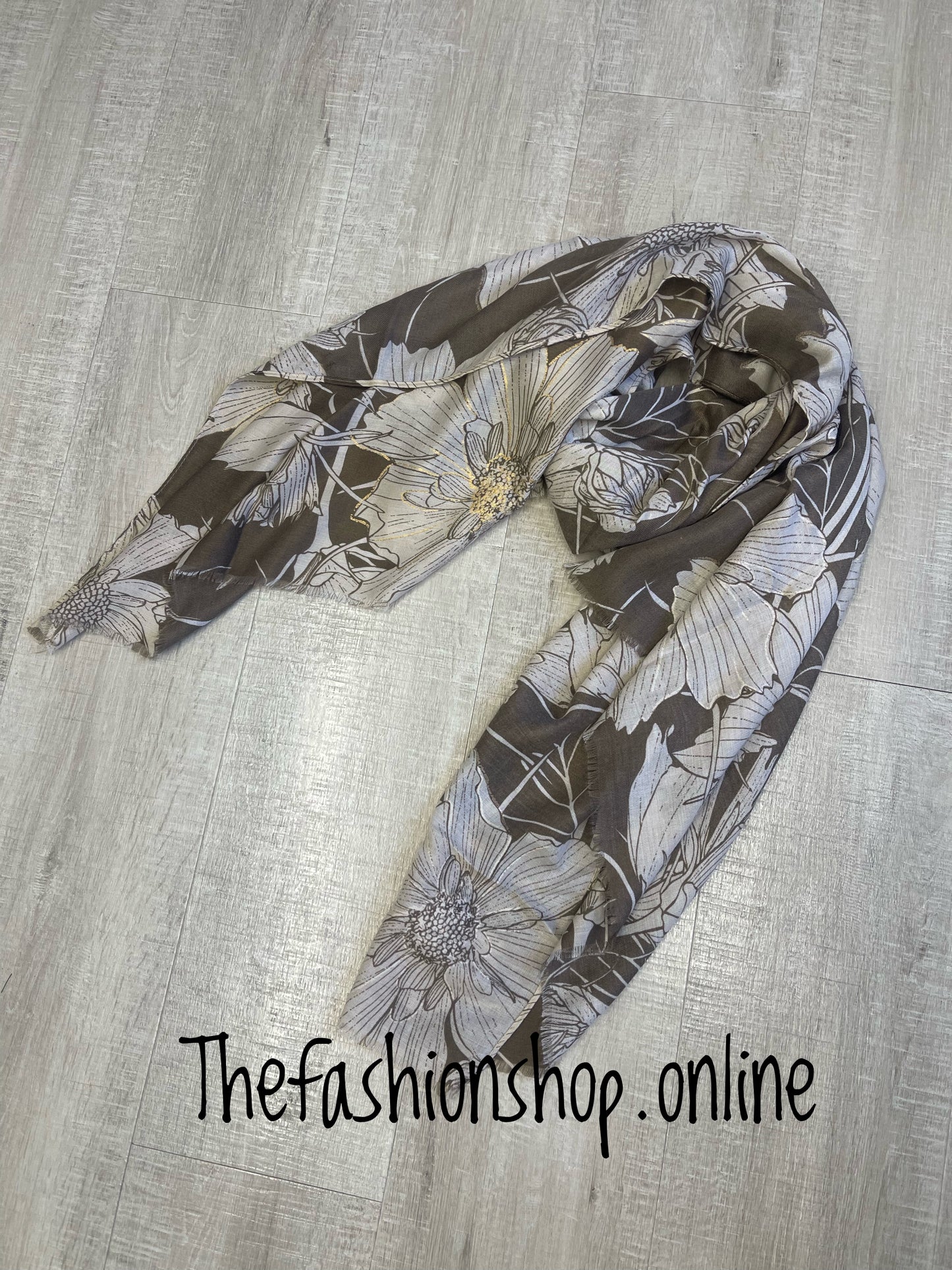 Zelly brown and cream flowers scarf