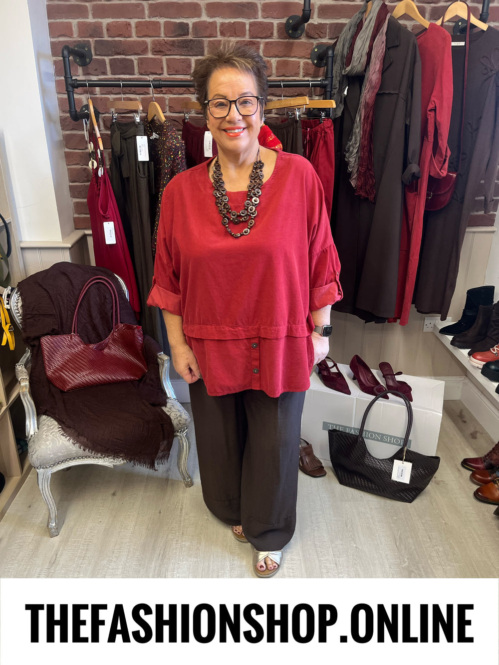 Rosa Indian red needle cord button top 16-22