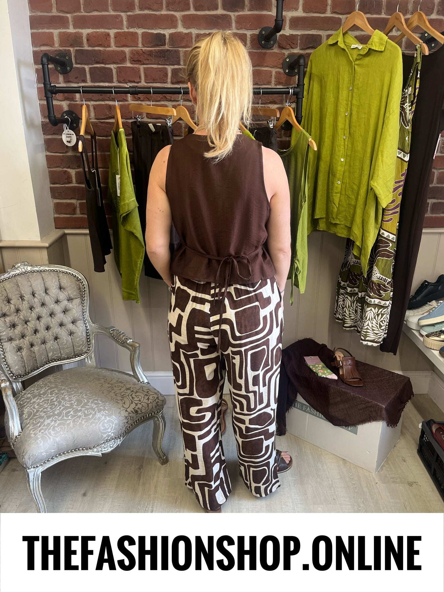 Sylvia brown sleeveless top 8-12
