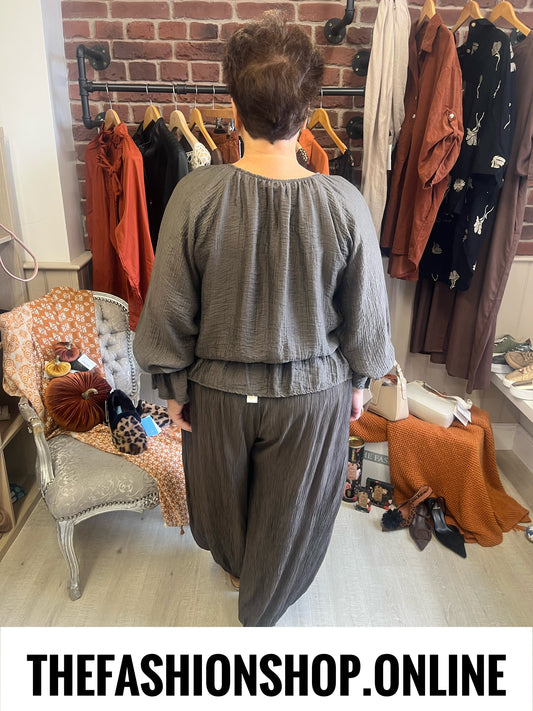 Sophie brown frill sleeve top 10-20