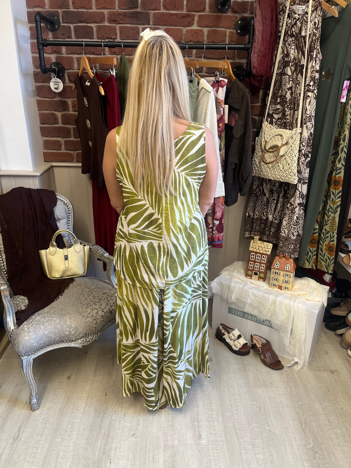 Mia lime and cream sleeveless top 8-14