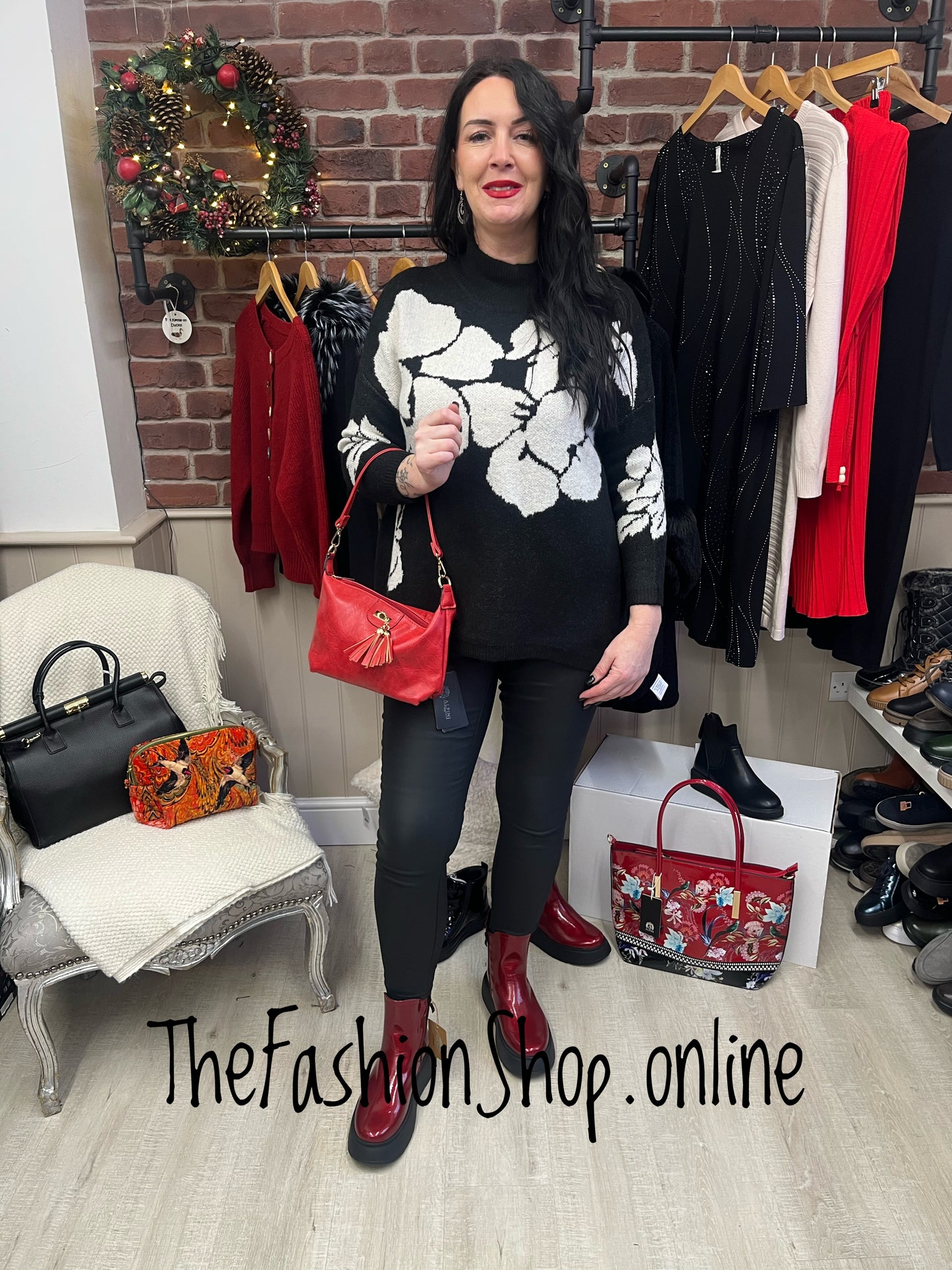 Wendy black floral jumper 12-22