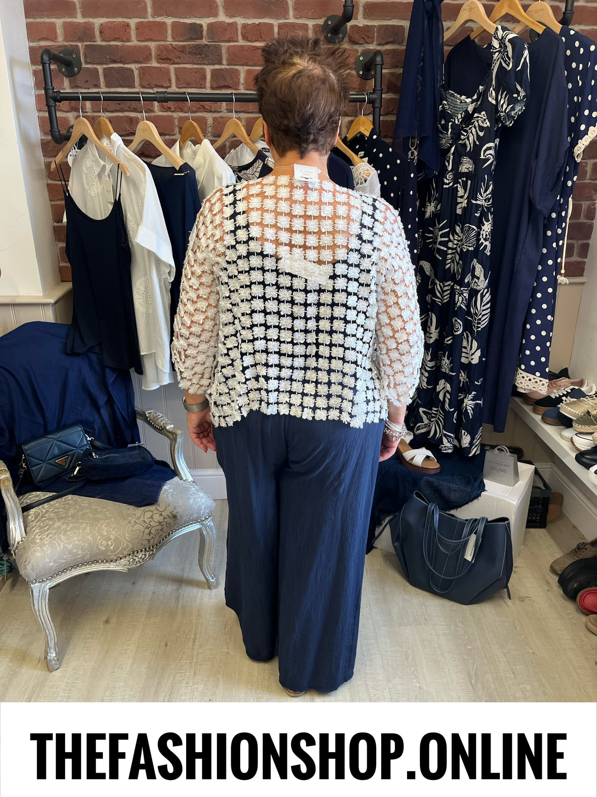 Aurora white daisy cardigan 10-18