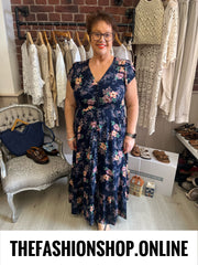 Stella Morgan Floral Sprays Maxi Dress sizes 12-22