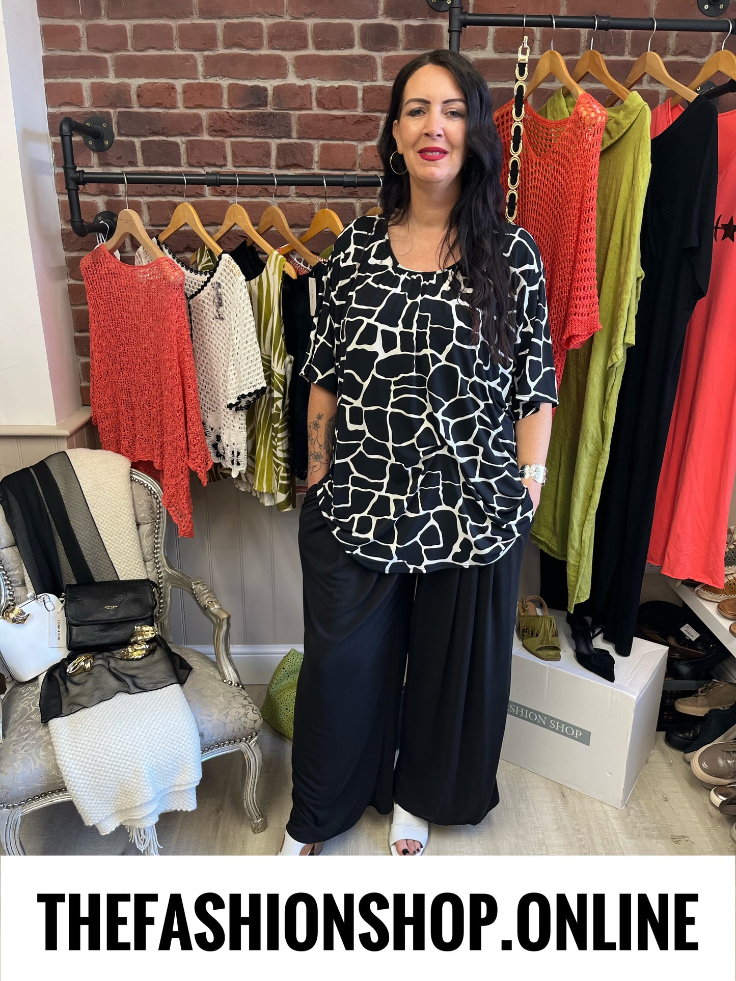 Luna black and white giraffe print top 14-22