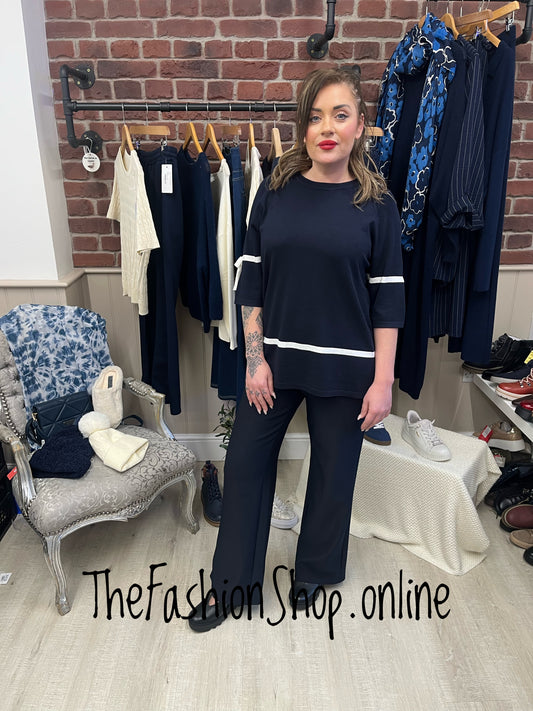 Christina navy and cream knitted top 10-12 and 14-16