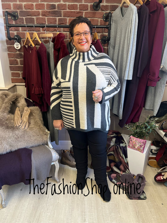 Sarah Tempest charcoal and cream high low jumper 12-22