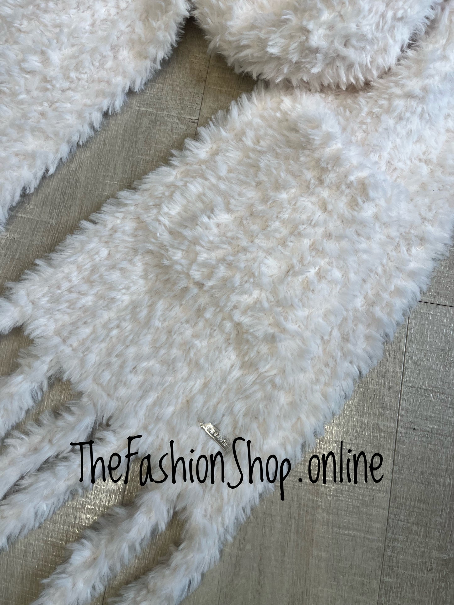 Cream supersoft pocket scarf
