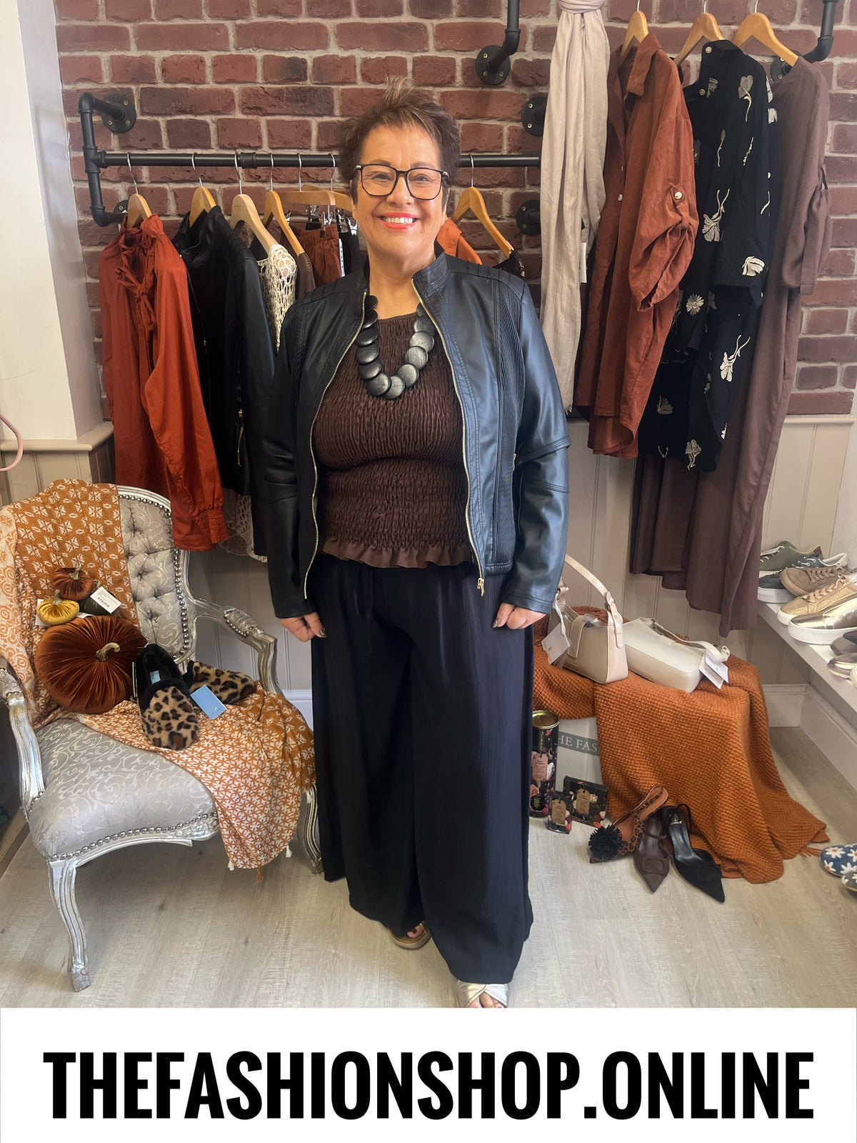 Tammy black wide leg trousers 10-22