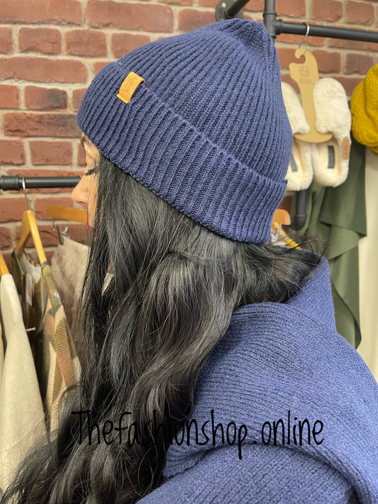 Huddy's Ribbed Scarf and Hat Gift Set - Navy