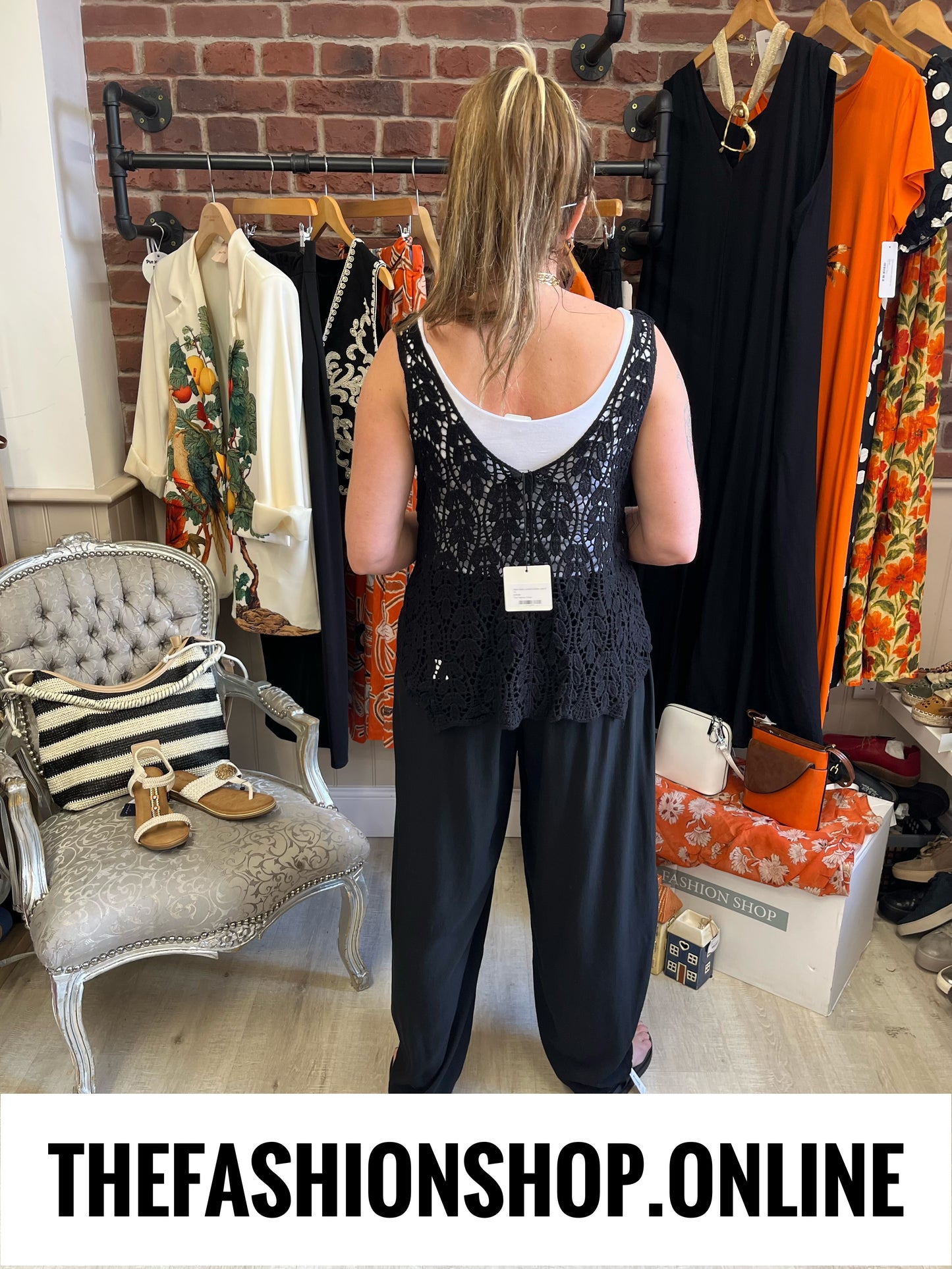 Dana Black relaxed trousers 12-20