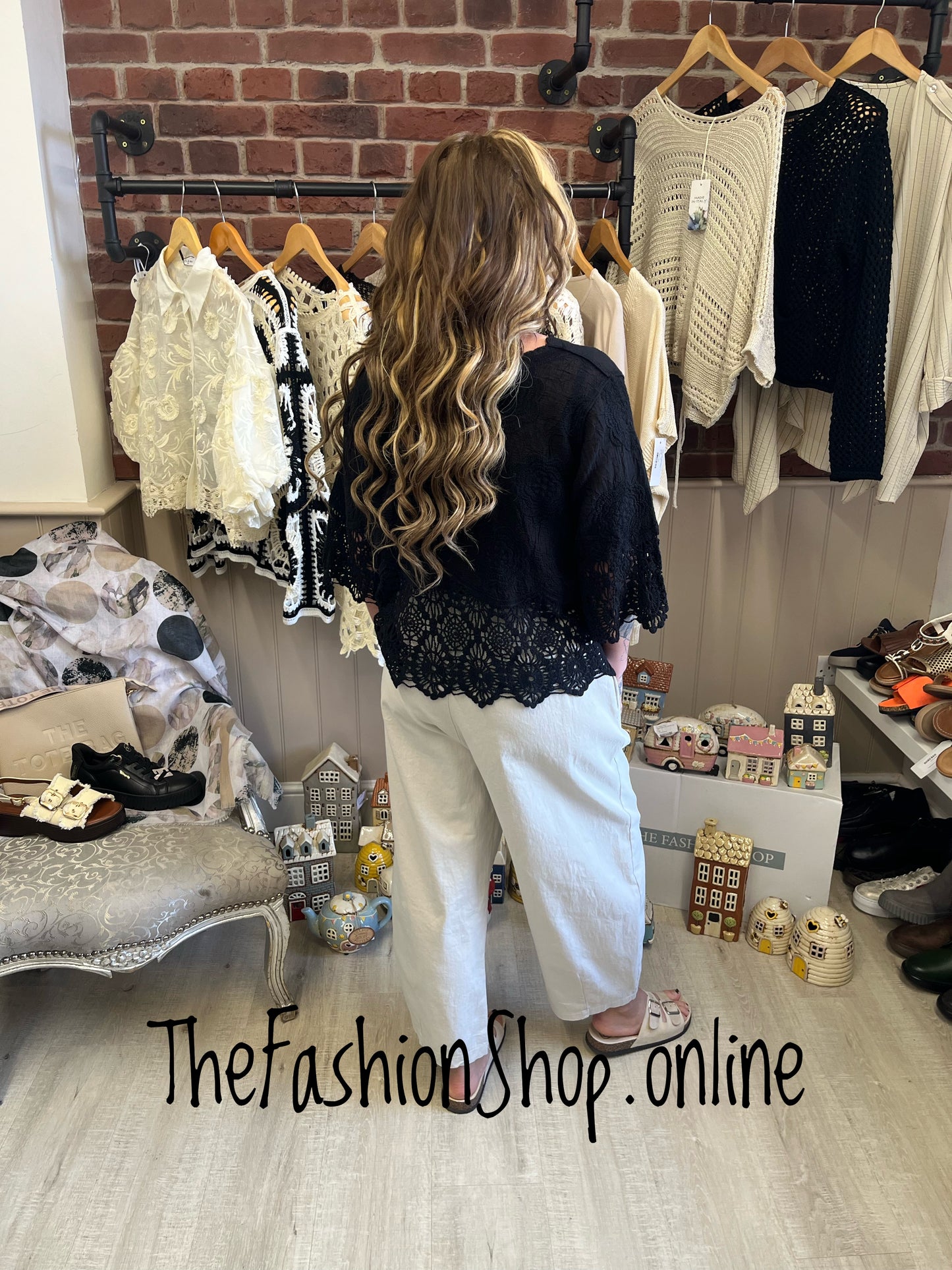Sienna black lace blouse 8-16