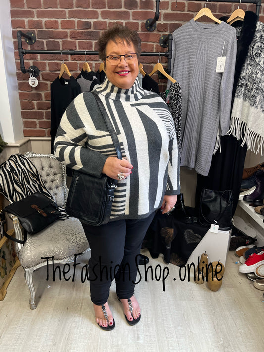 Sarah Tempest charcoal and cream high low jumper 12-22