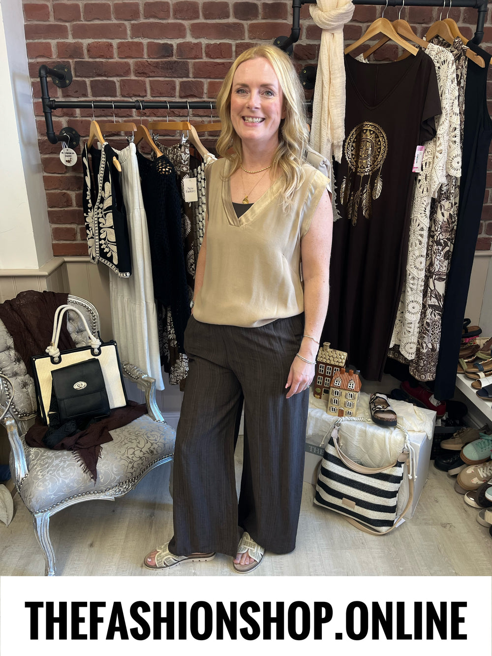 Nala sand V neck top 10-14