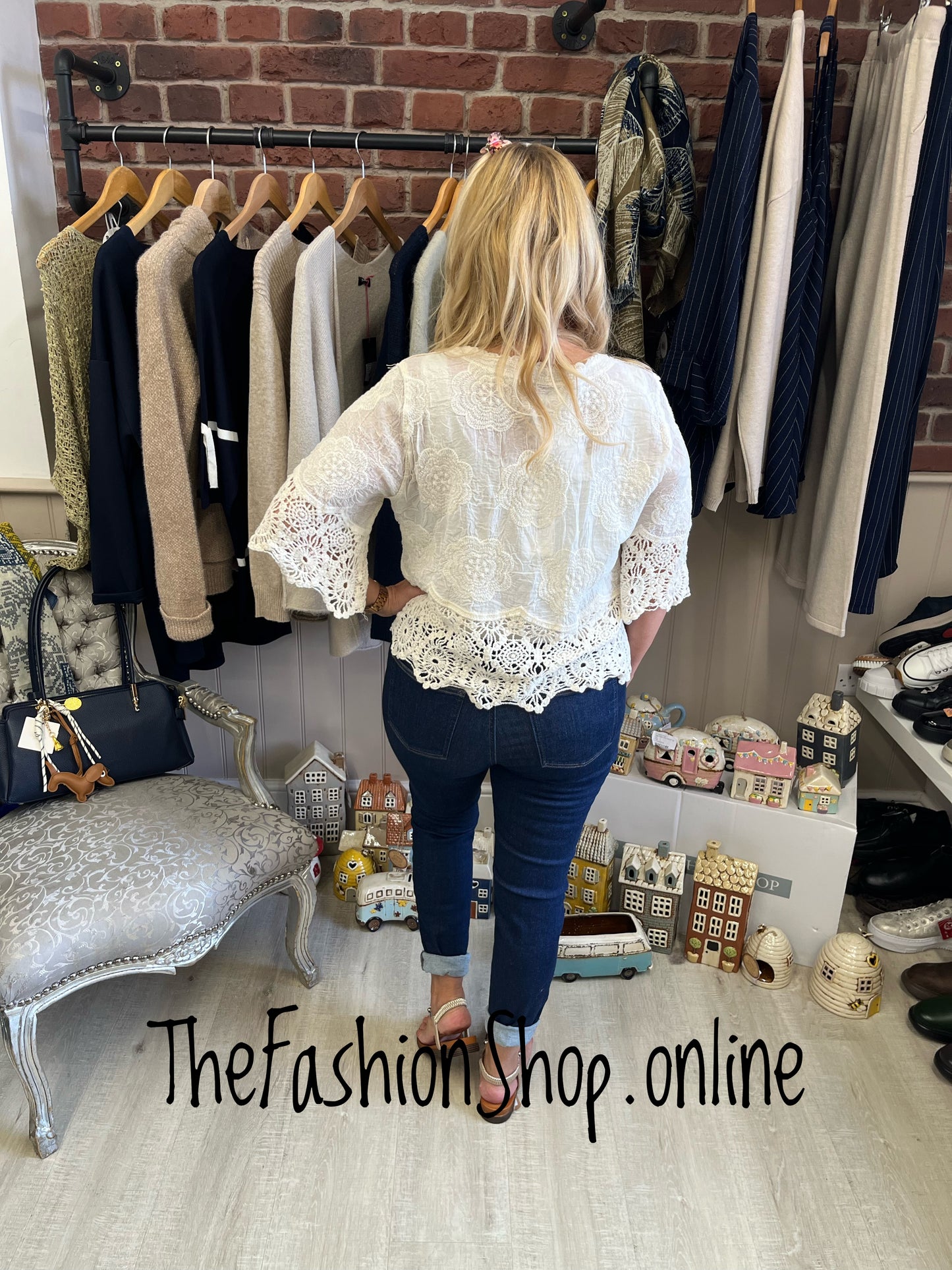 Sienna cream lace blouse 8-14