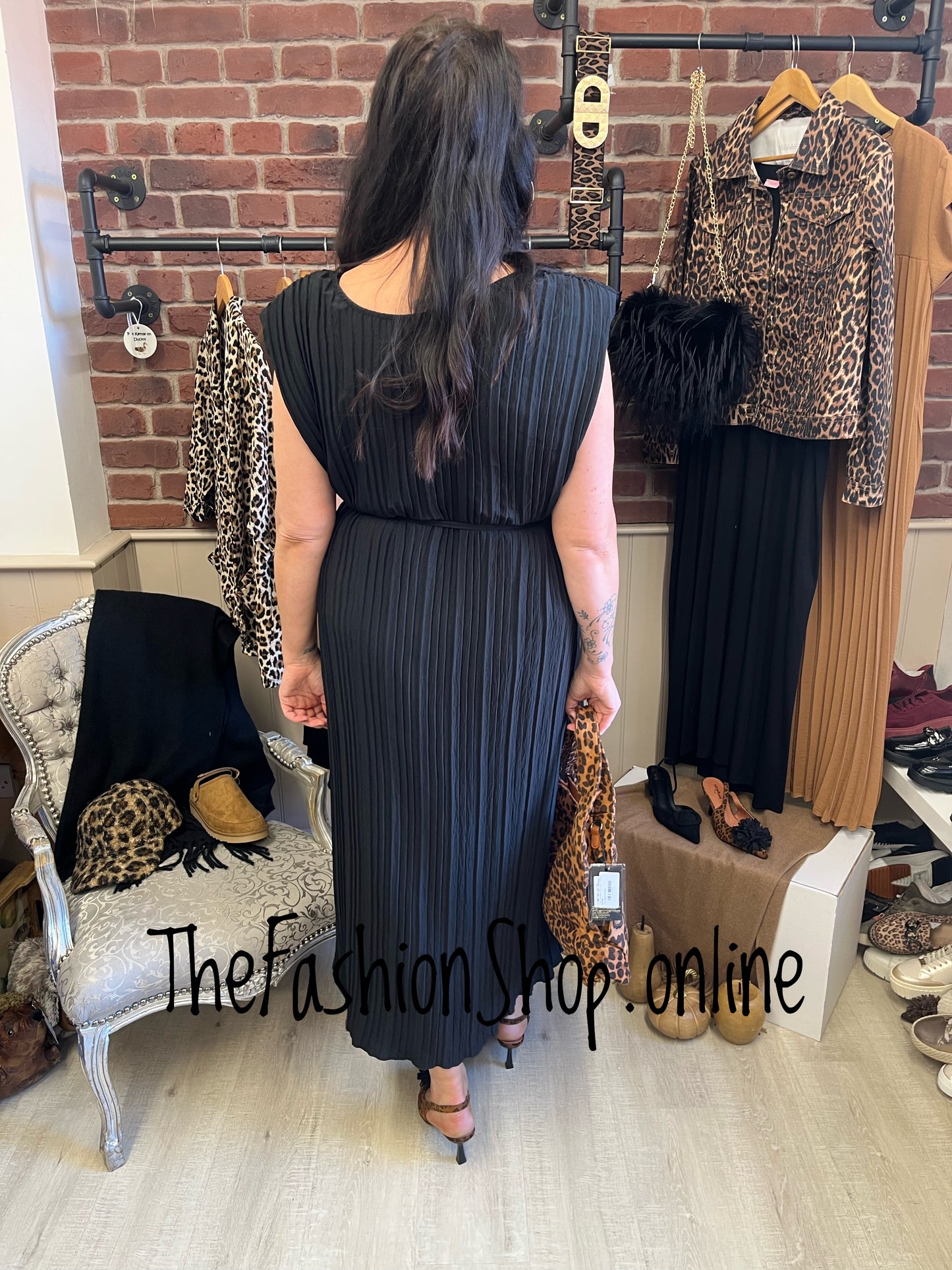 Sophie black pleated dress 10-18