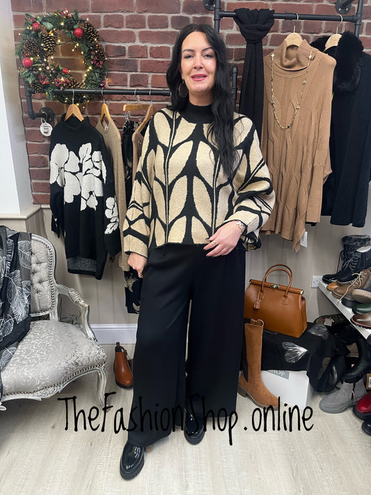 Danni black and beige jumper - free size
