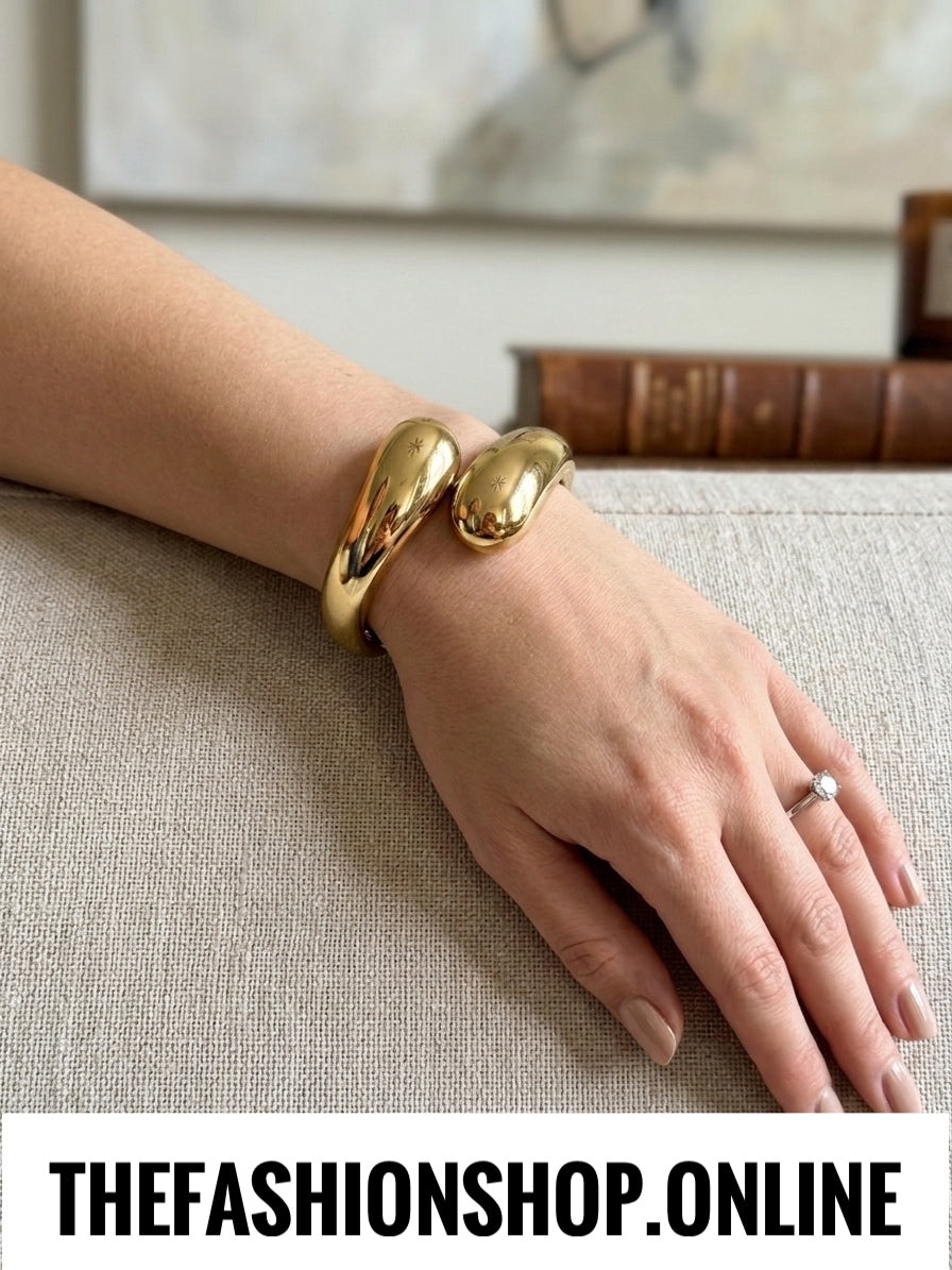 Contour Cuff Bracelet in Gold
