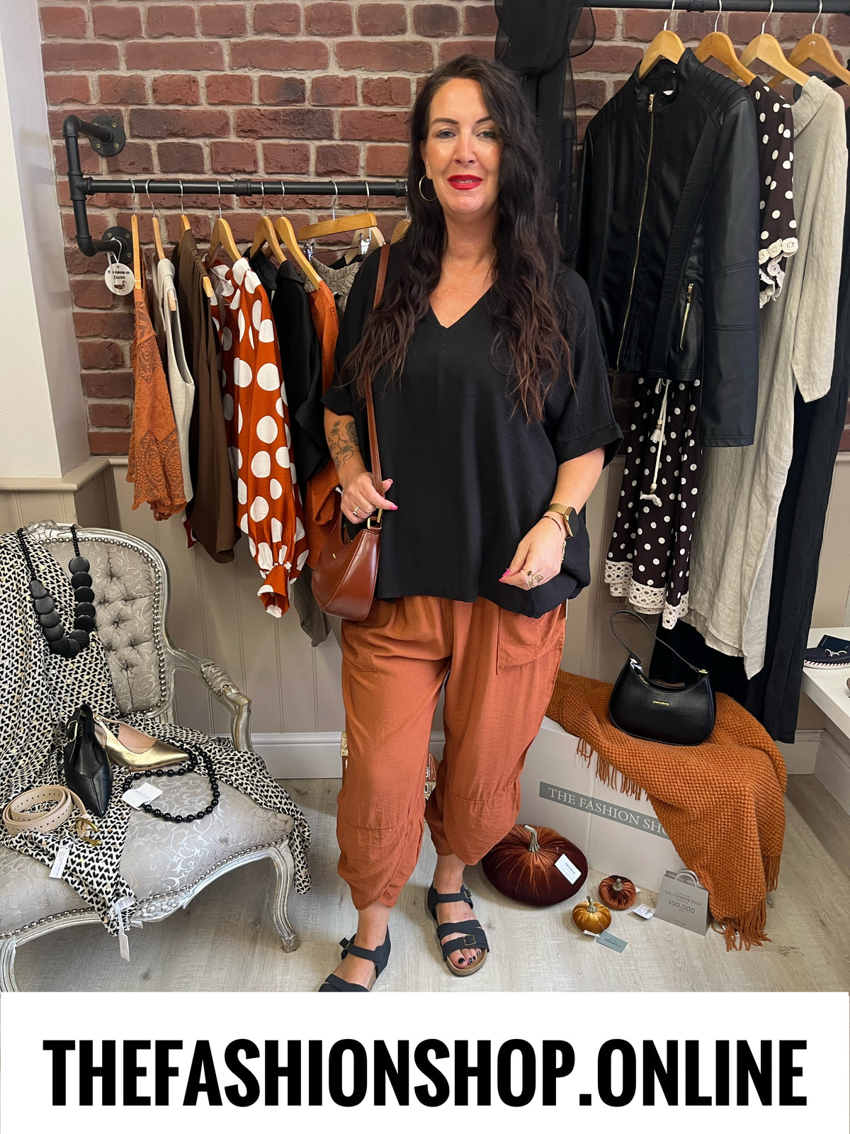 Moira black V neck top 18-24