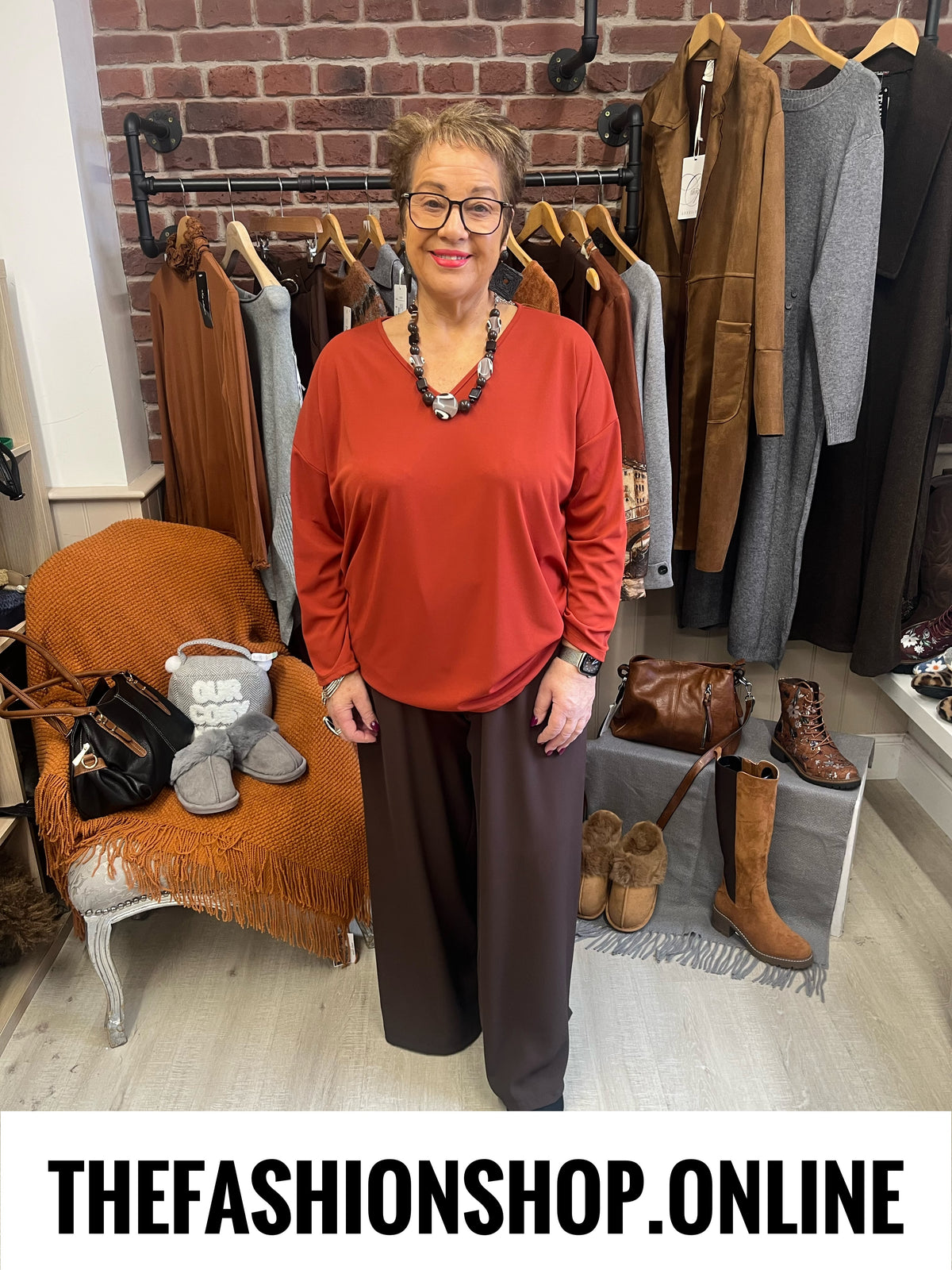 Megan rust V neck top 14-20