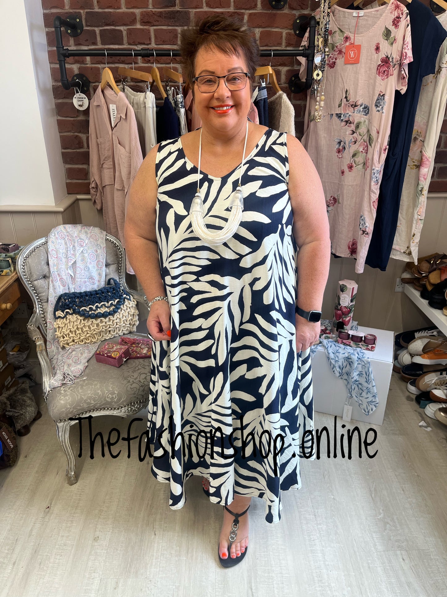 Jessie navy and cream print dress 10-12, 14-16 and 18-20