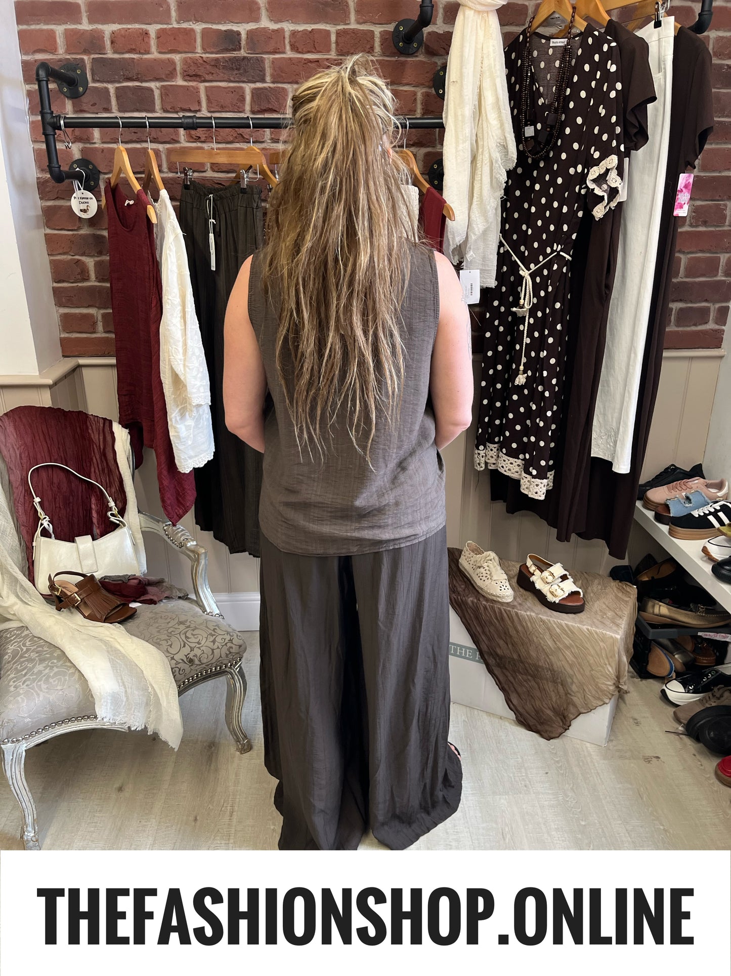 Zuri brown button top 8-14