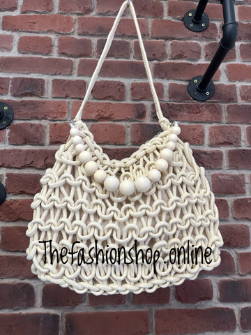 Beige chunky knitted bag