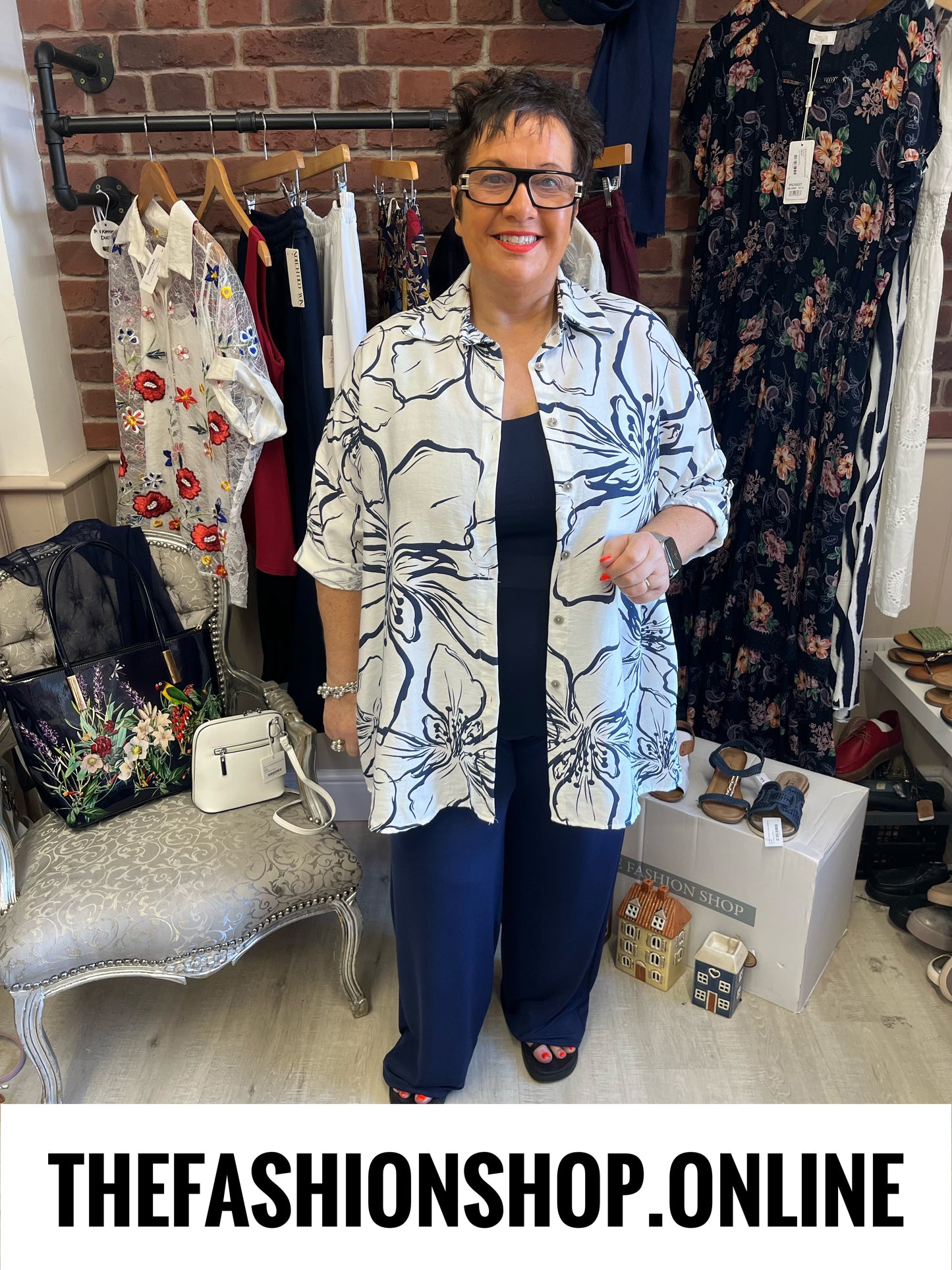 Davina white and navy flowers shirt 16-22