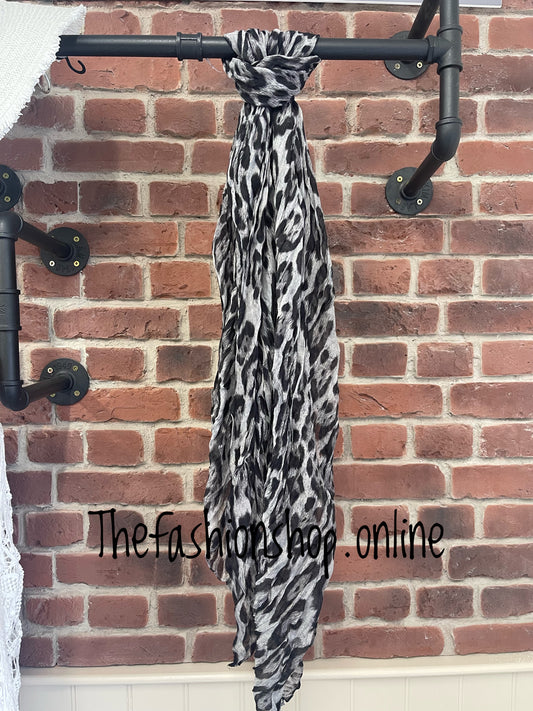 Grey leopard print lightweight scarf