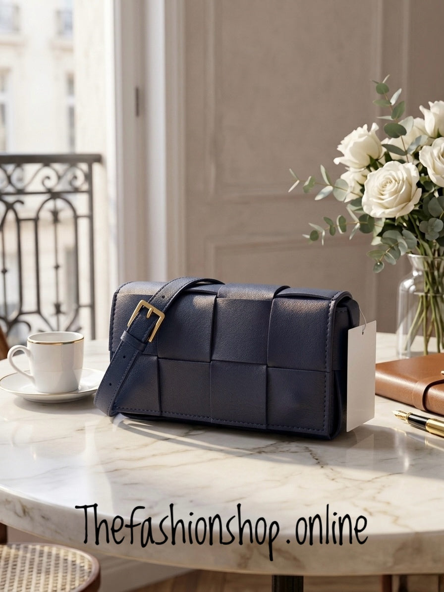 Navy small woven bag