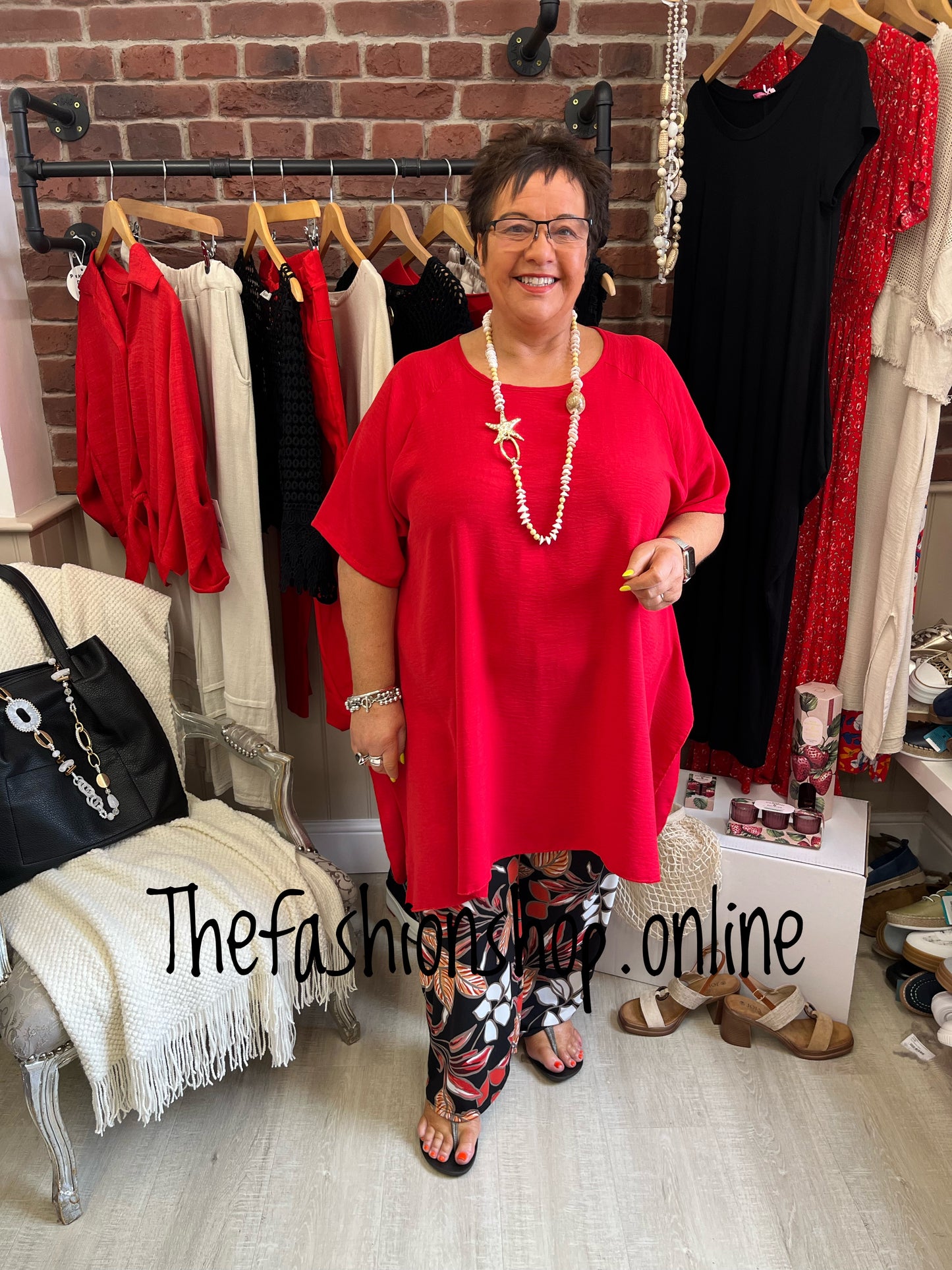 Clarissa red crinkle top 16-24