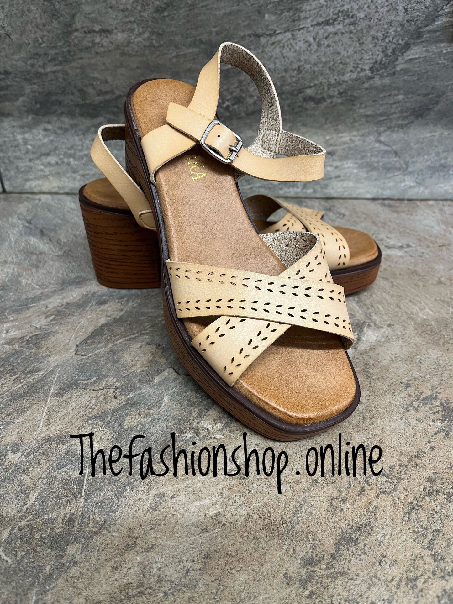 Sandy natural block heel sandal sizes 3-8 (36-41)