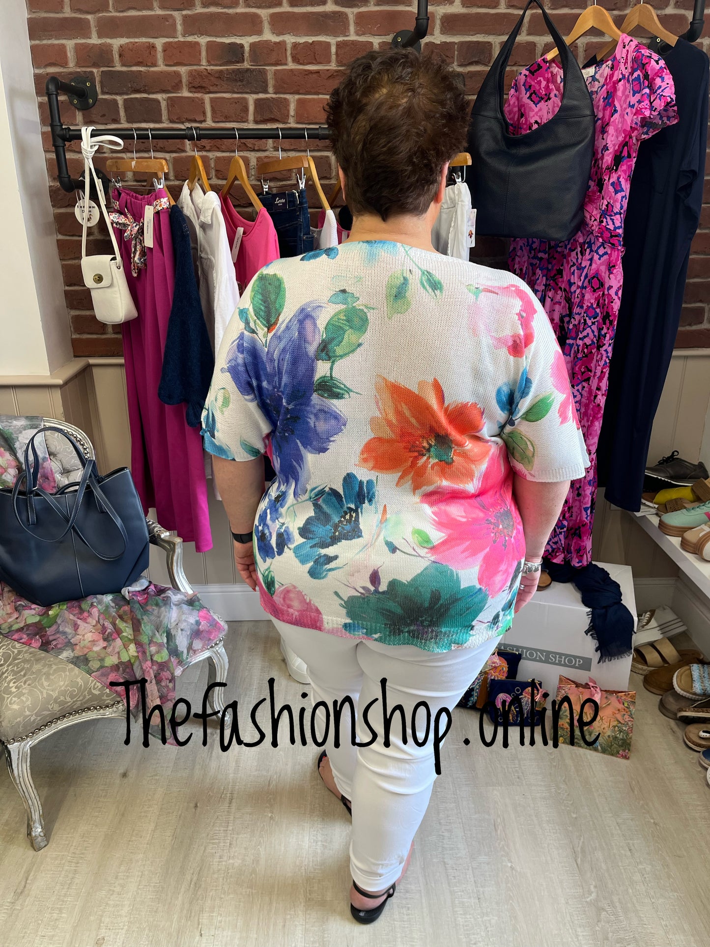 Heather pink and orange flowers top 16-22