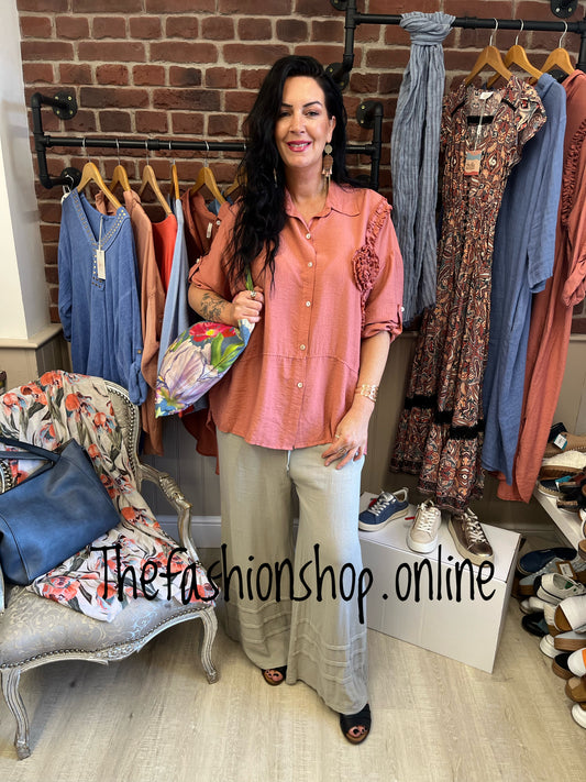 Pixie brick side ruffle blouse 12-18