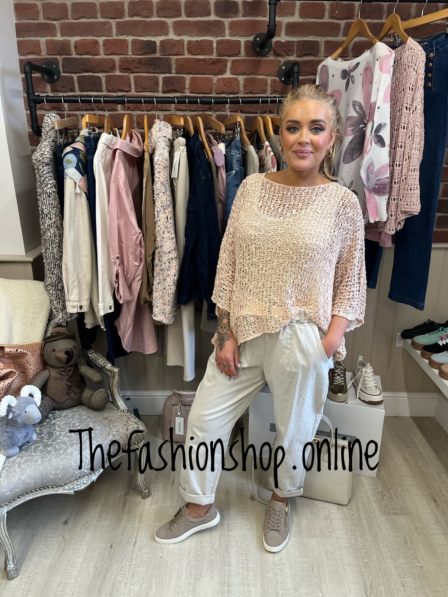Pale pink popcorn open knit top 10-20