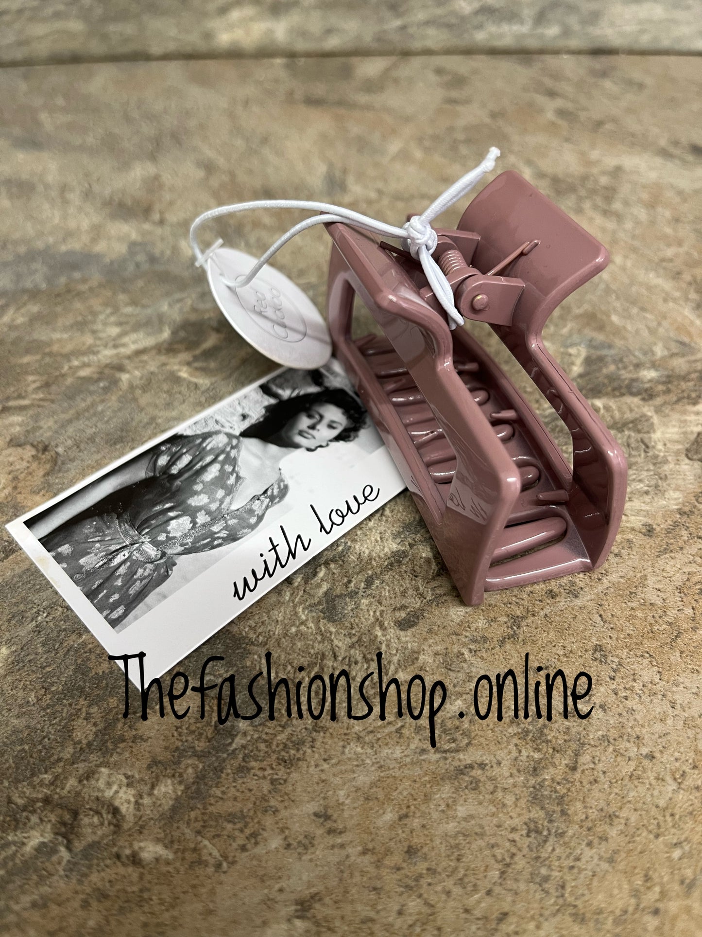 Red Cuckoo dusky pink claw clip