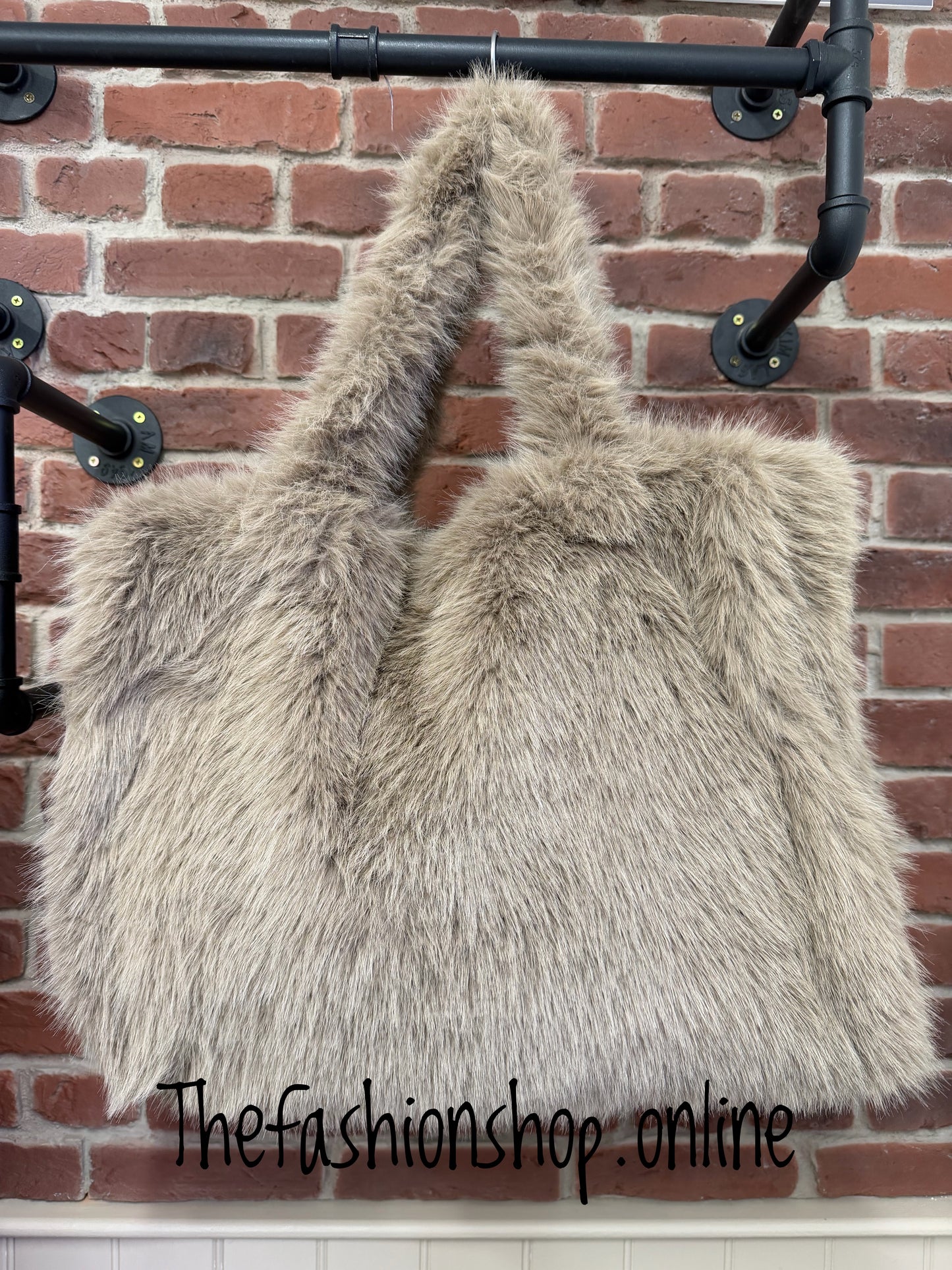 Premium Huddy Faux Fur Tote Bag in Taupe