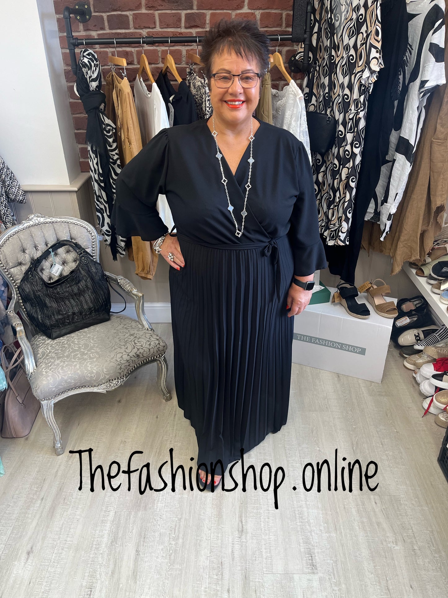 Plus size long black pleated dress 16-26