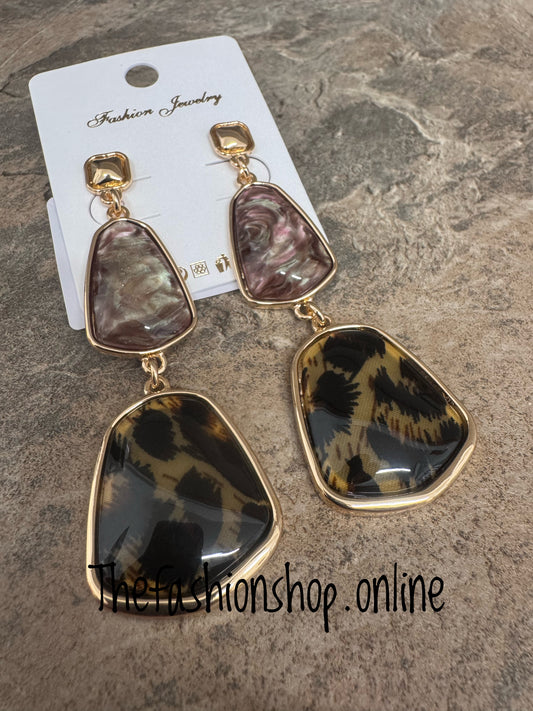 Akira Earrings in Browns