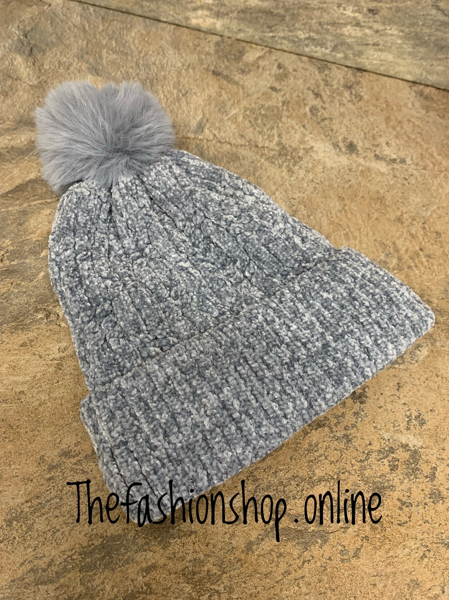 Grey chenille fleece lined pompom hat
