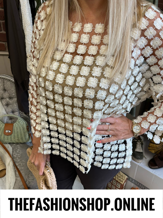 Aurora cream daisy layering top 10-18