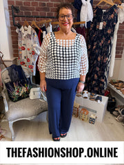 Aurora white daisy layering top 10-18