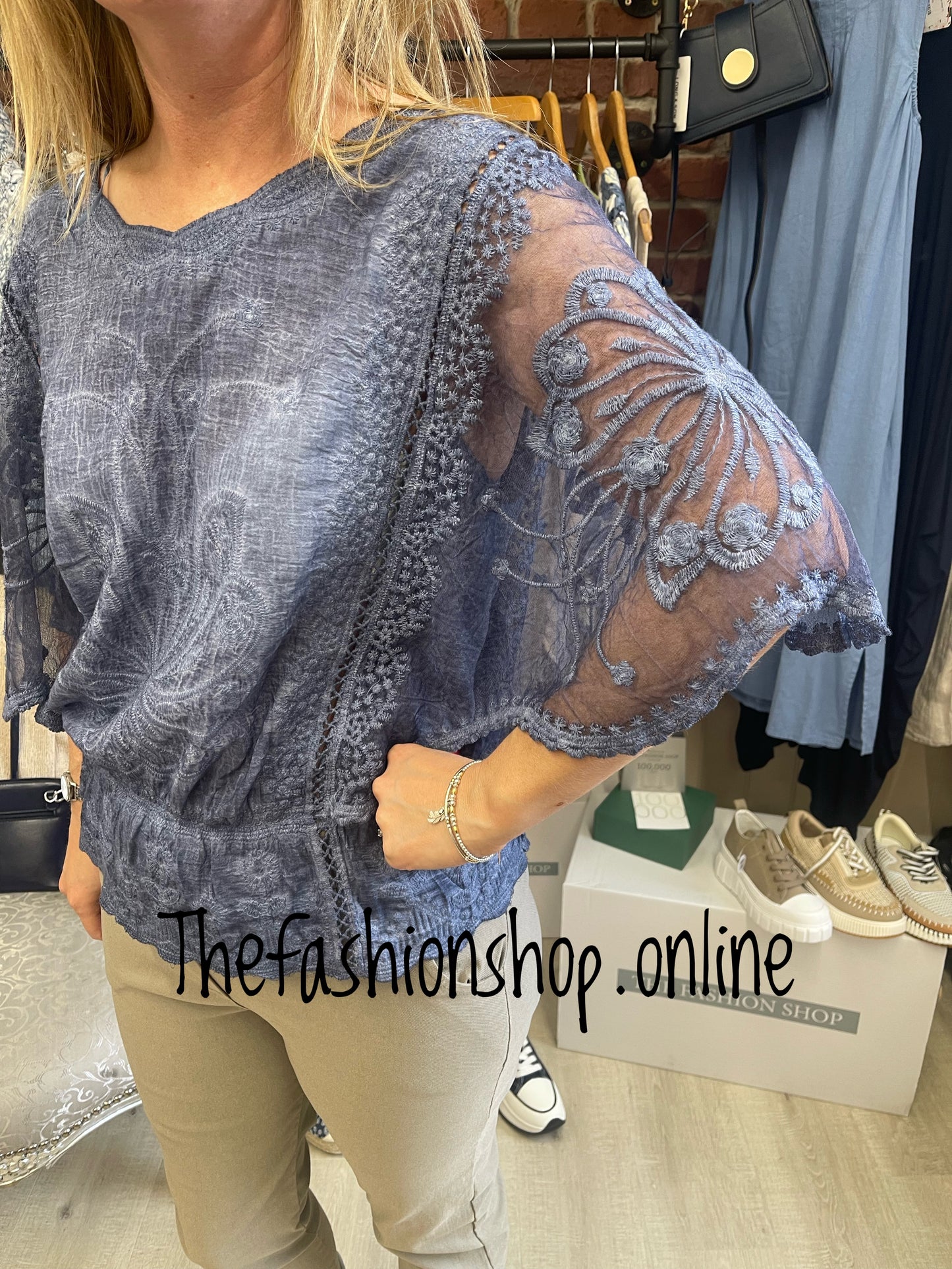 Denim blue lace sleeve vintage top 8-14