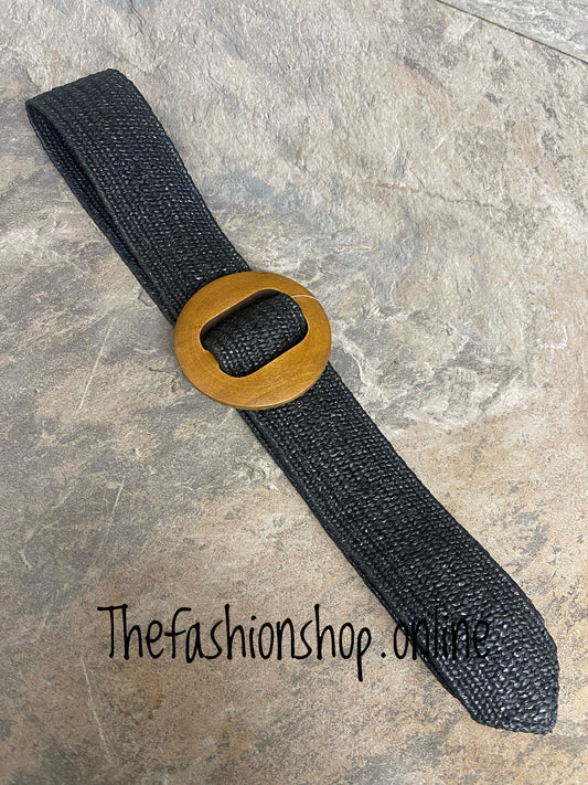 Black rattan belt with wooden buckle