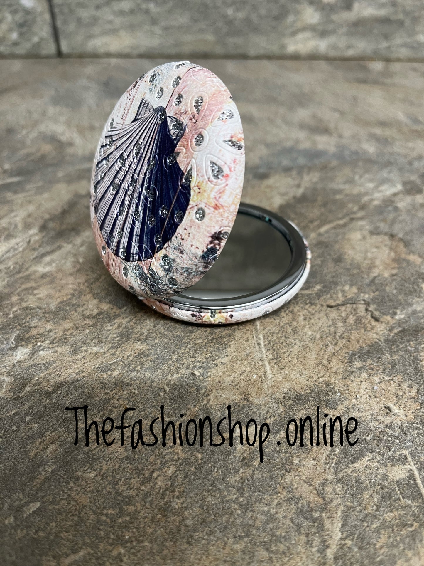 Sarah Tempest seashell compact mirror