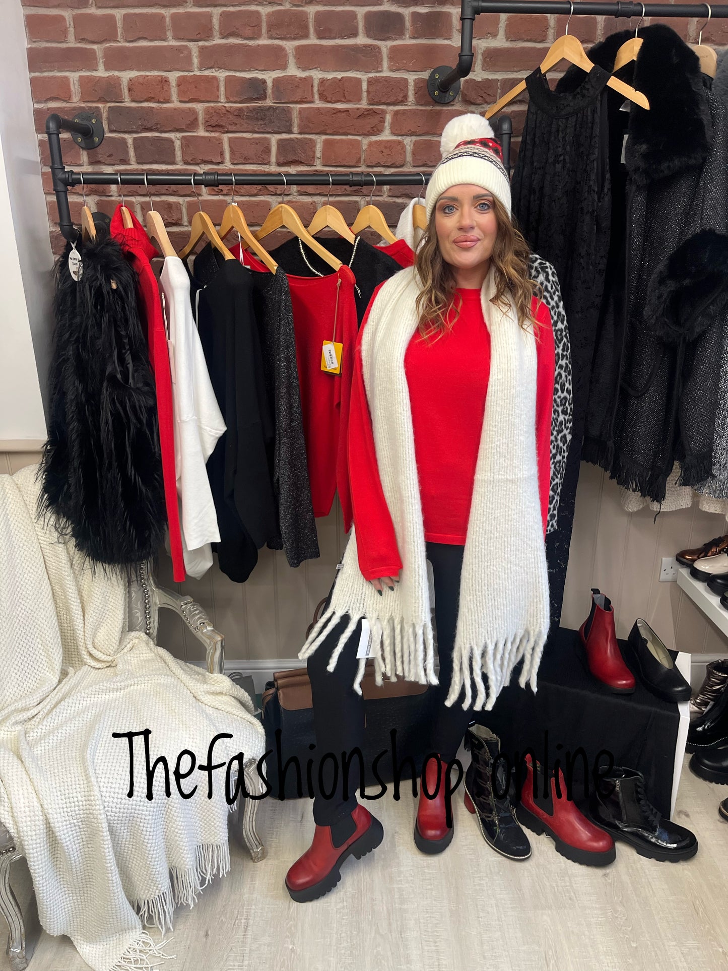 Red round neck jumper sizes 10-16