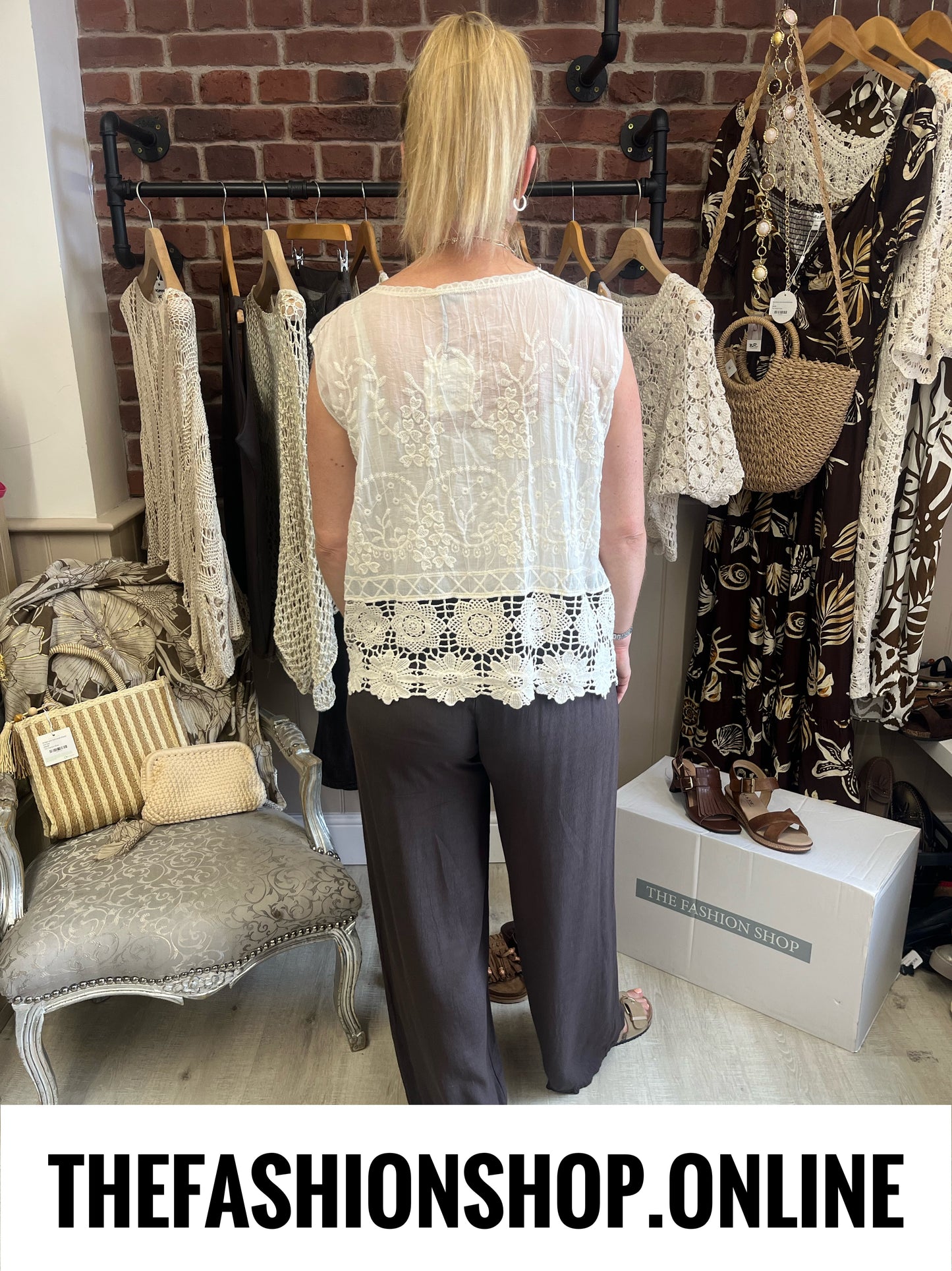 Iris cream embroidered sleeveless top 12-20