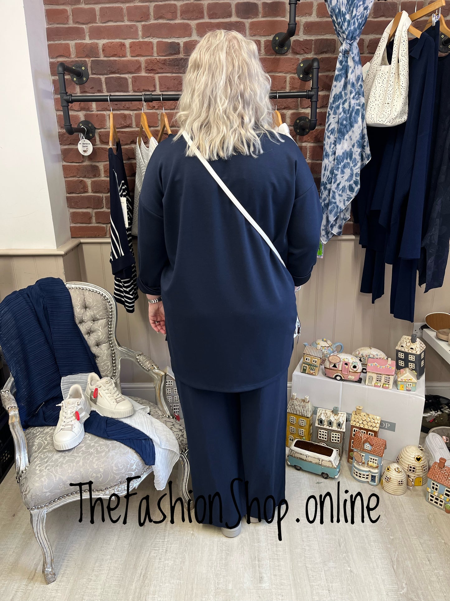 Cassie navy high low top 16-22