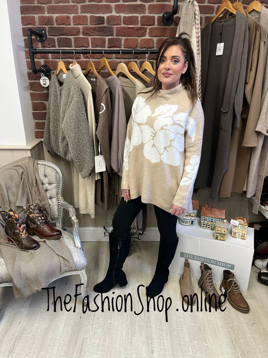 Wendy beige floral jumper 12-22