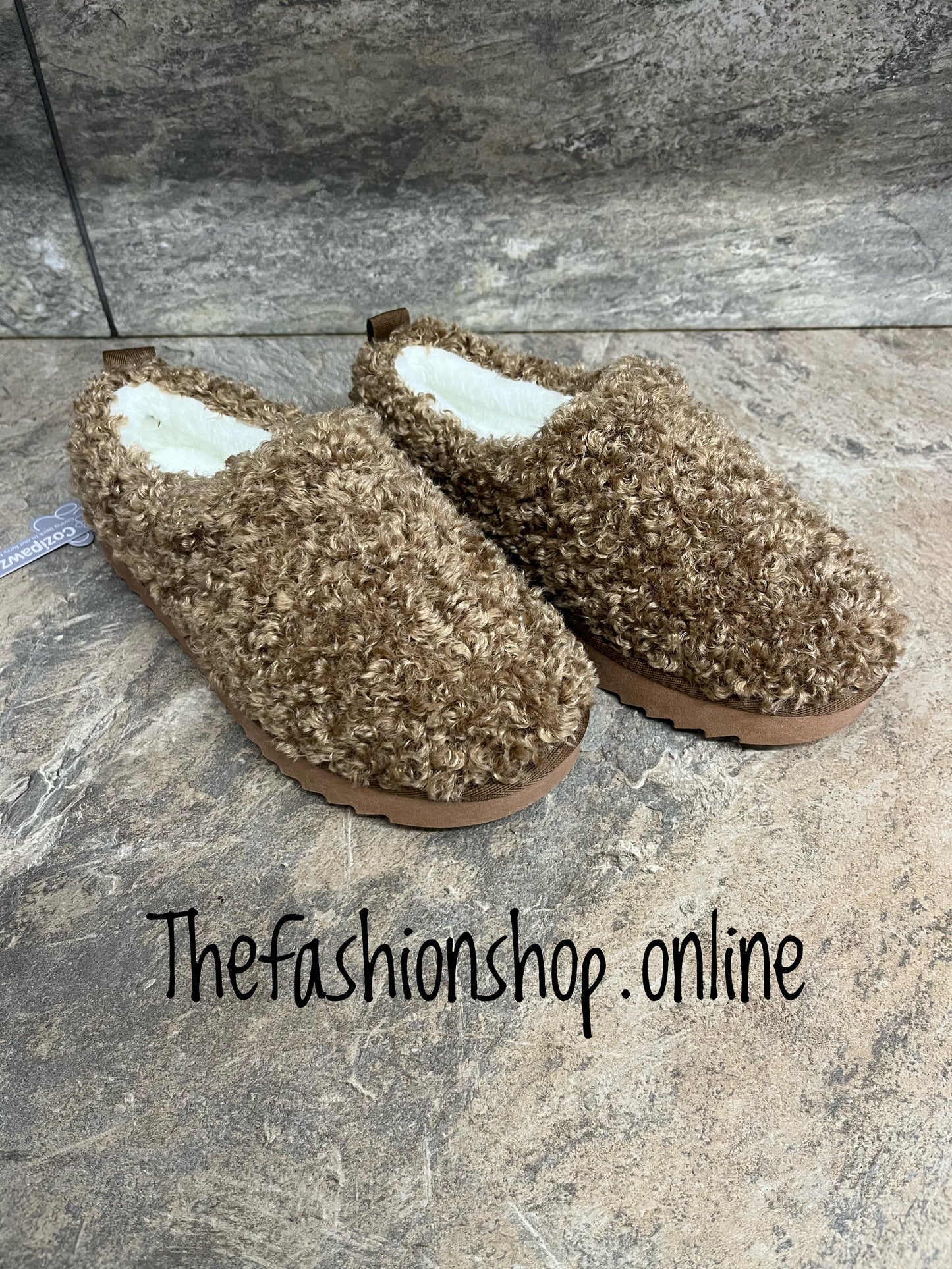 Cozipawz brown faux fur slippers sizes 3-8